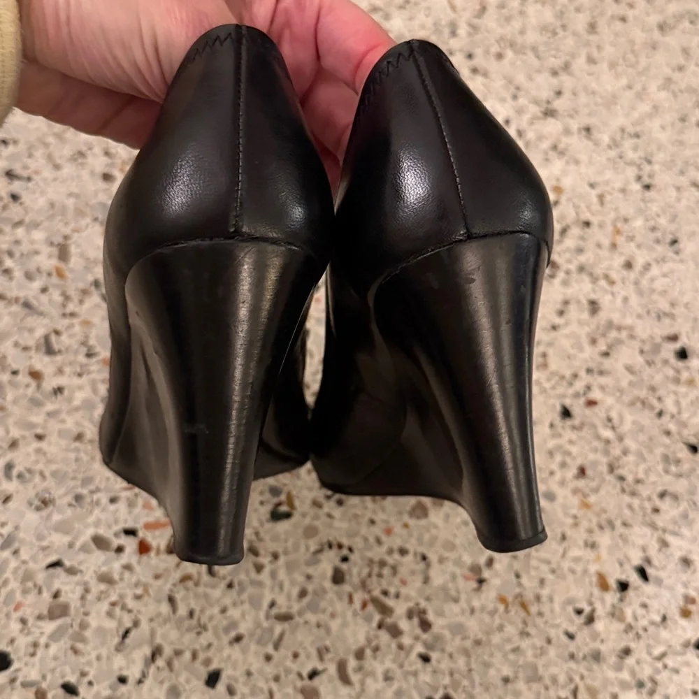 Tory Burch black wedge heel round toe gold logo 7